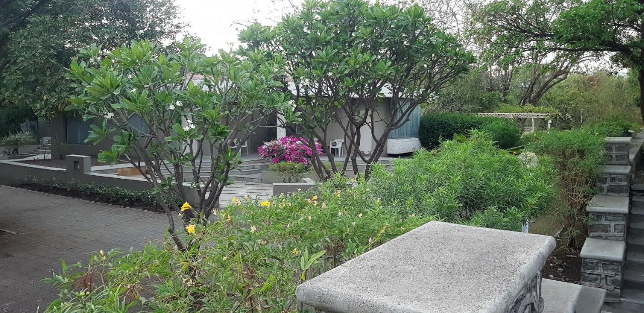 The Meadows Resort And Spa Aurangabad  Exterior foto