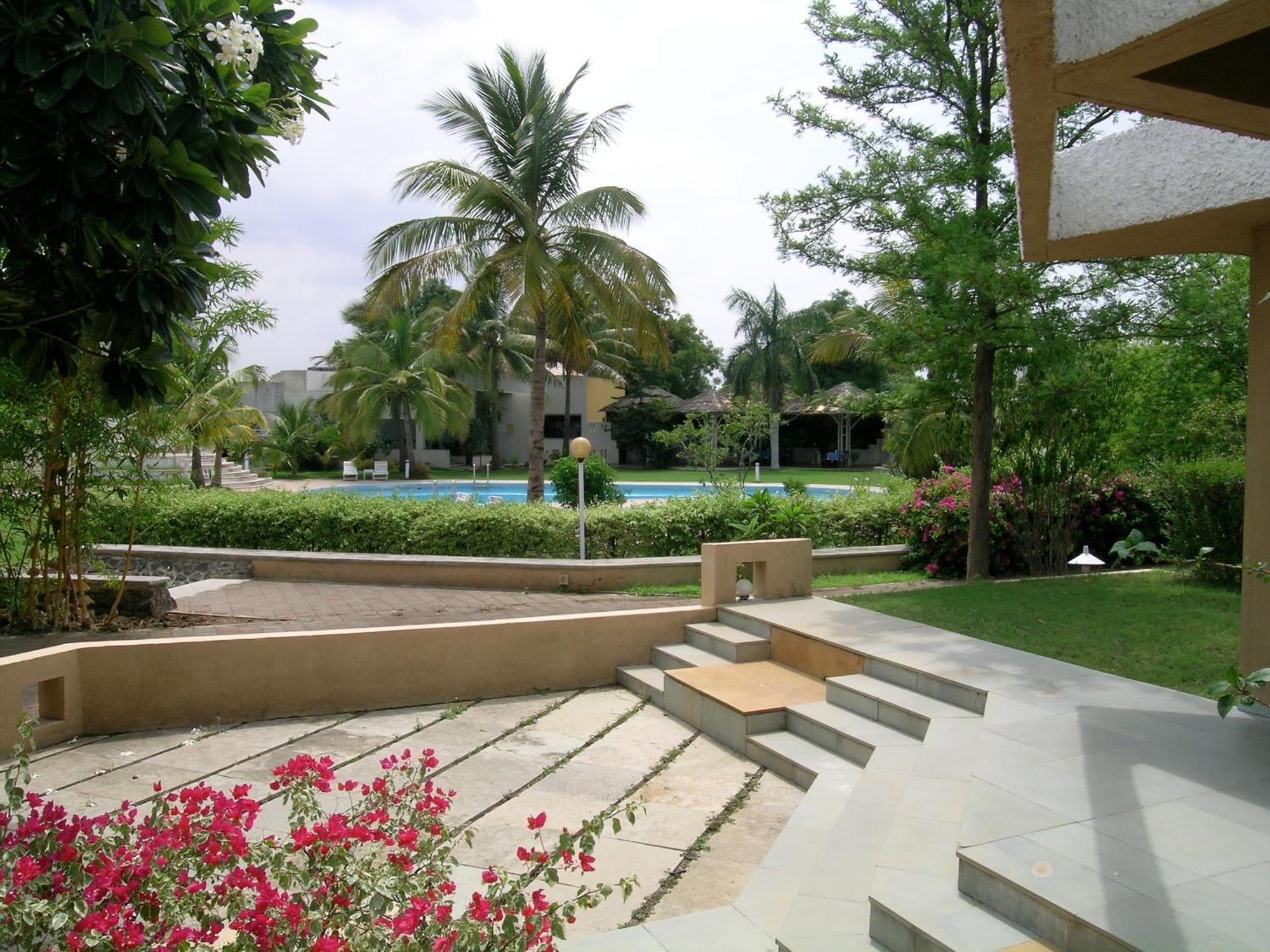 The Meadows Resort And Spa Aurangabad  Exterior foto