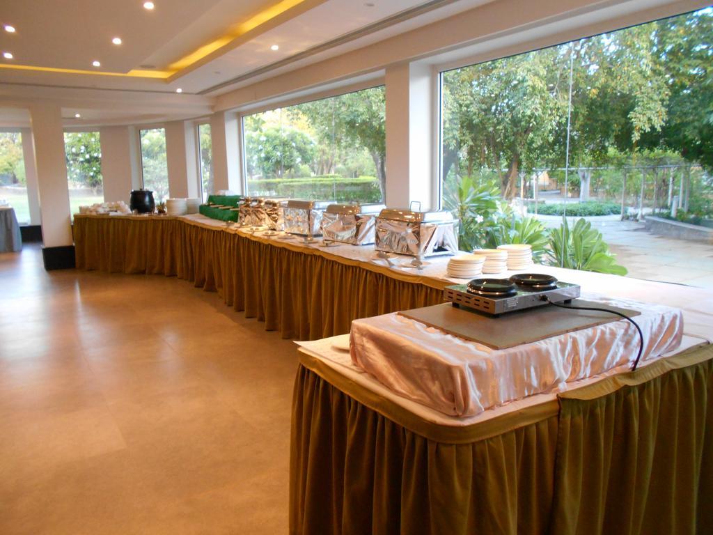 The Meadows Resort And Spa Aurangabad  Exterior foto