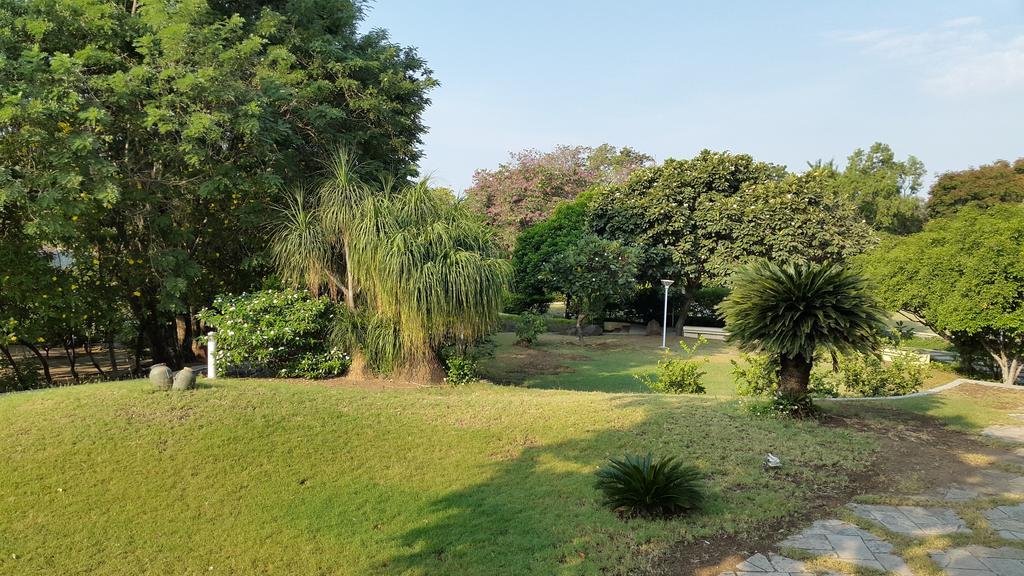 The Meadows Resort And Spa Aurangabad  Exterior foto