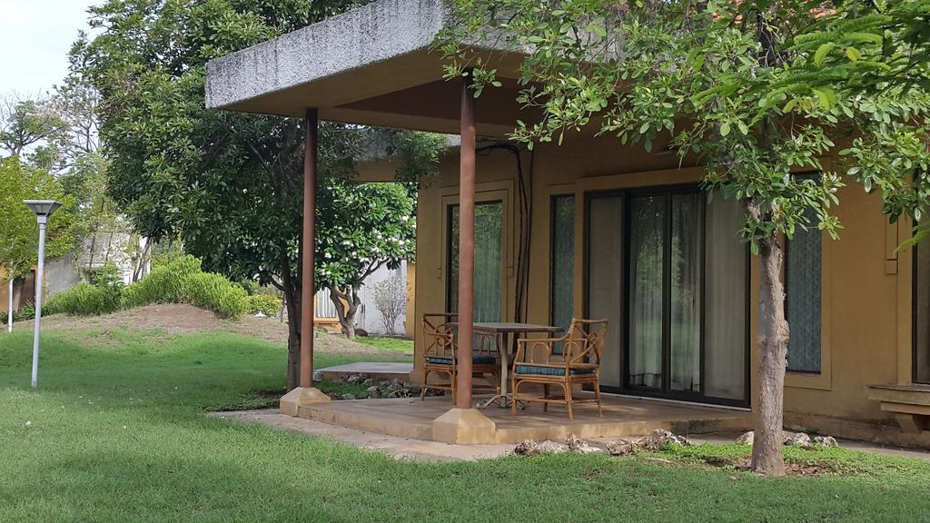 The Meadows Resort And Spa Aurangabad  Exterior foto
