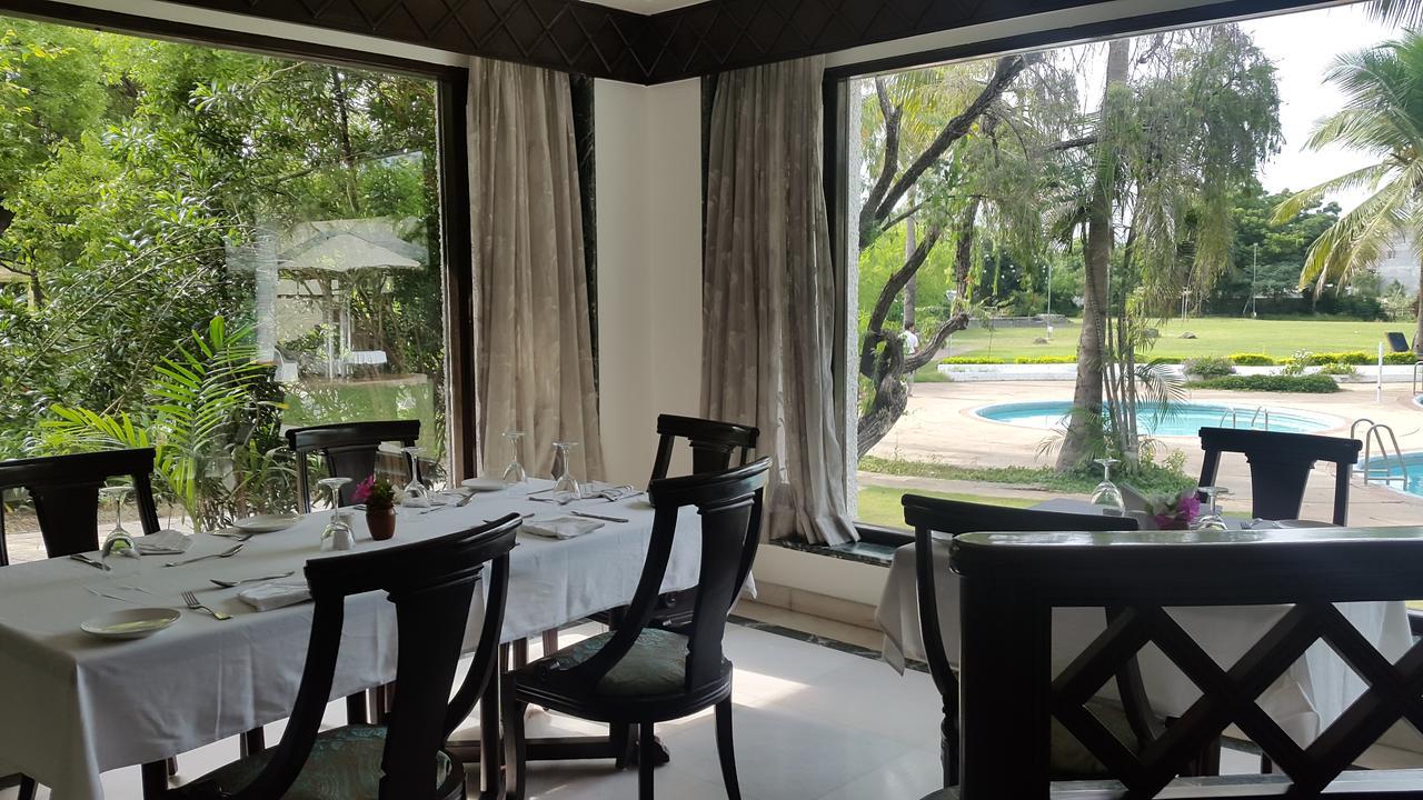 The Meadows Resort And Spa Aurangabad  Exterior foto