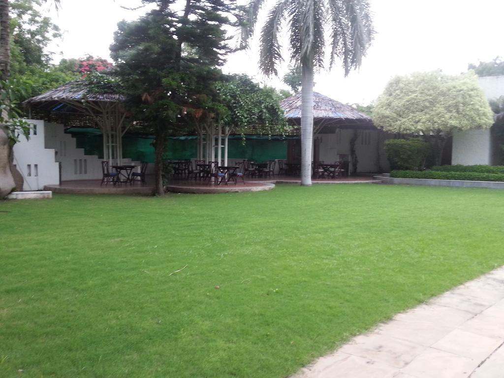 The Meadows Resort And Spa Aurangabad  Exterior foto