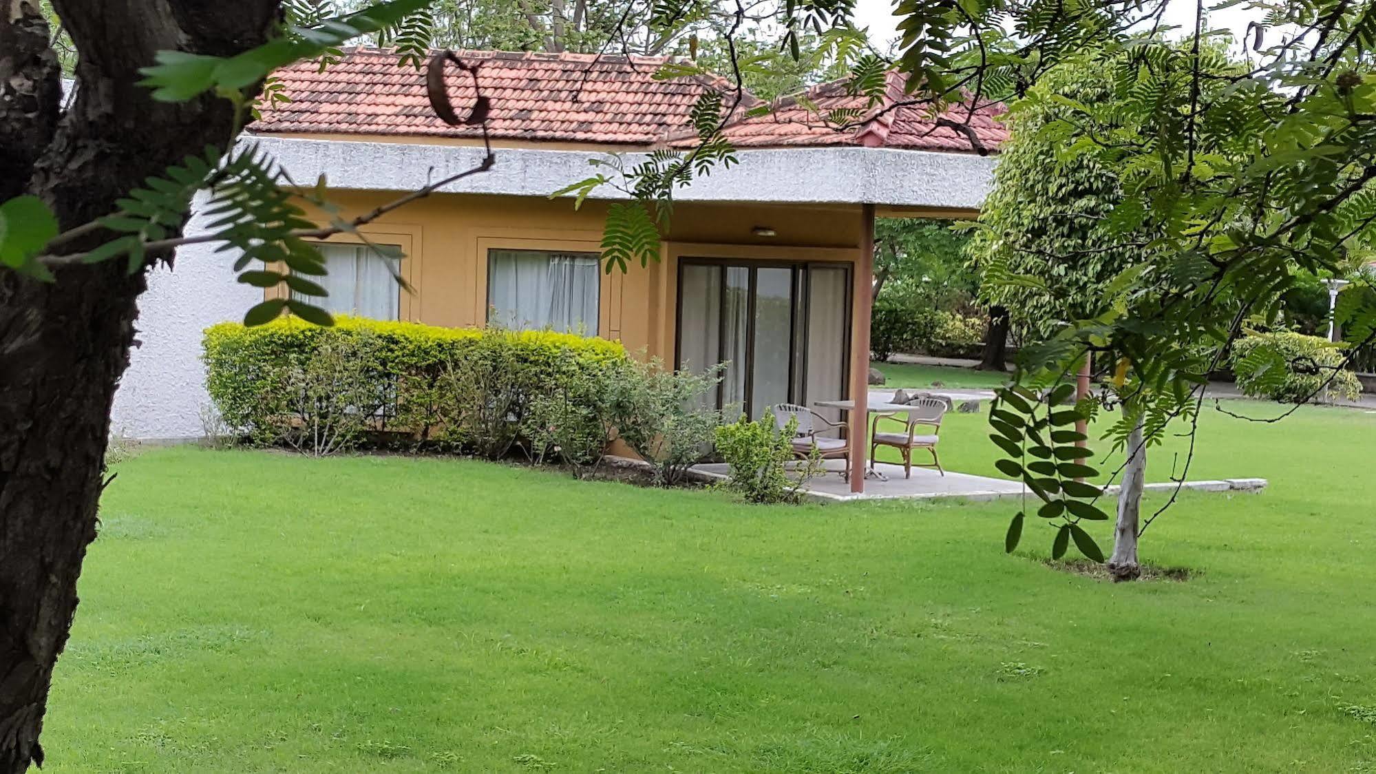 The Meadows Resort And Spa Aurangabad  Exterior foto